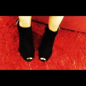 9 West Peep Toe Heels